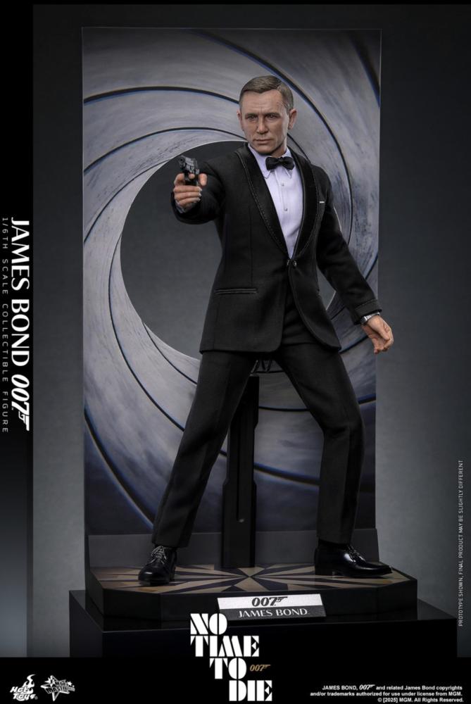 Hot Toys MMS803 1/6th scale James Bond No Time To Die Collectible Figure