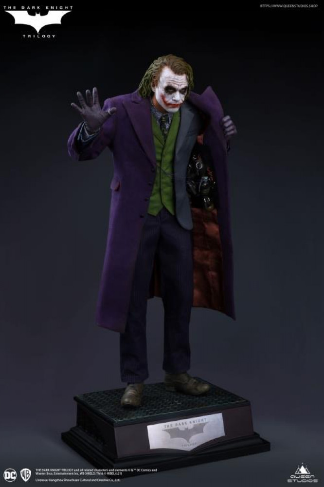 The Dark Knight The Joker 1/4 Scale Statue