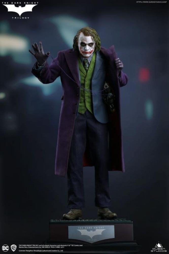 The Dark Knight The Joker 1/4 Scale Statue