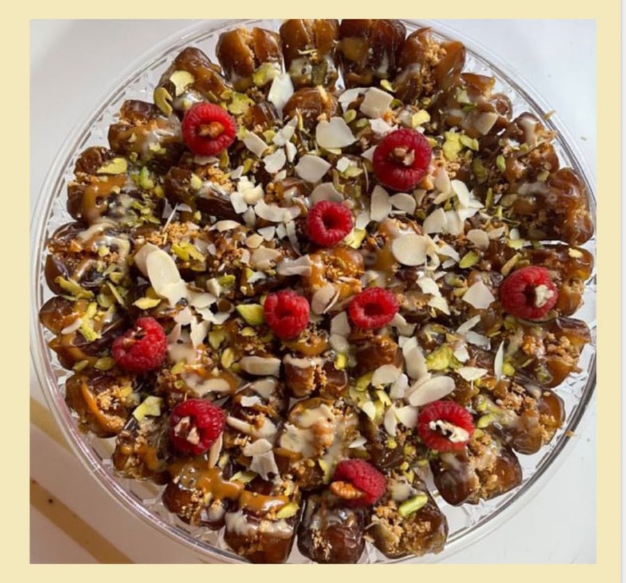 100 pieces _ tray of dates stuffed with nuts