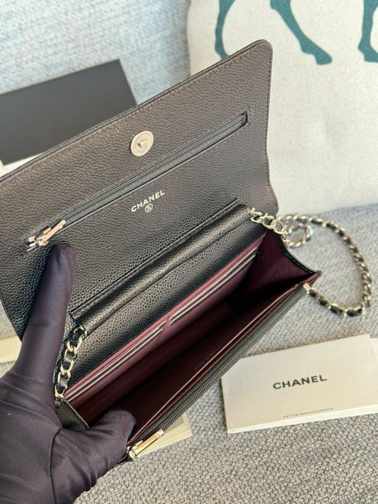 CLASSIC WALLET ON CHAIN - أسود