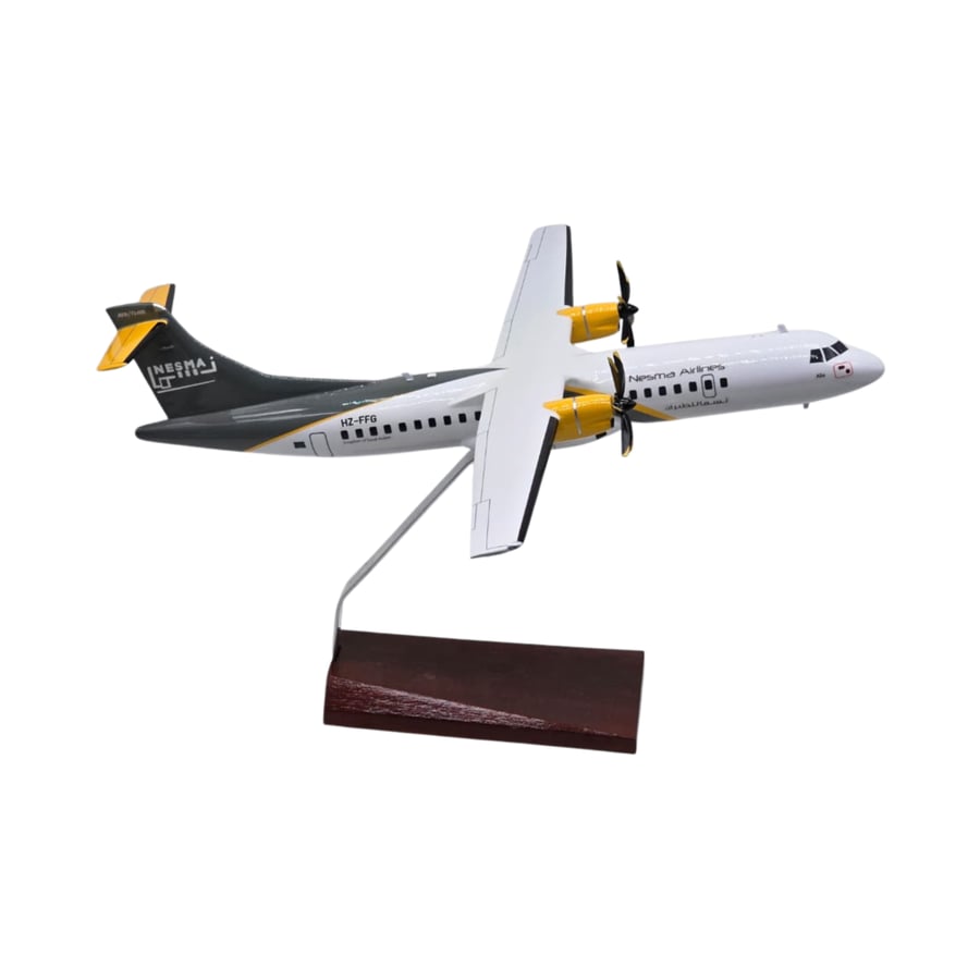 مجسم طائرة " نسما للطيران " - ( ATR 72-600 )