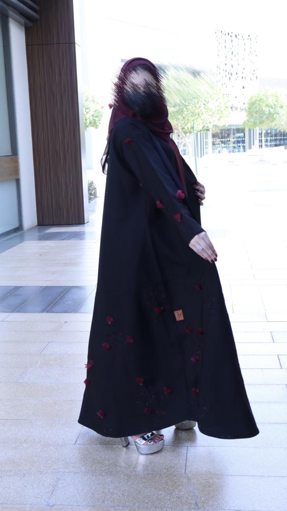 عباية ازهُر _ اسود ورد برغندي