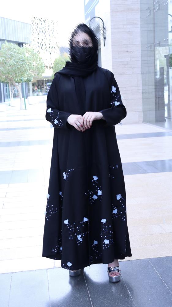 عباية ازهُر _ اسود ورد سماوي