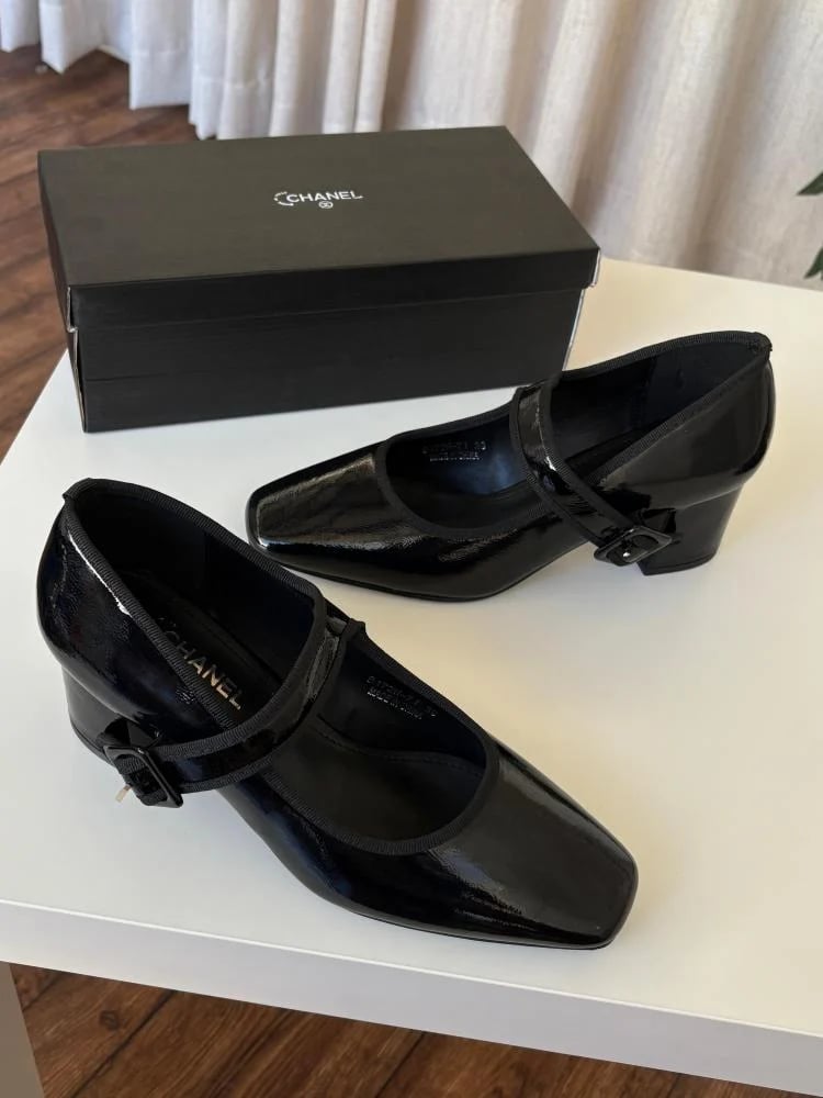 Chanel heel