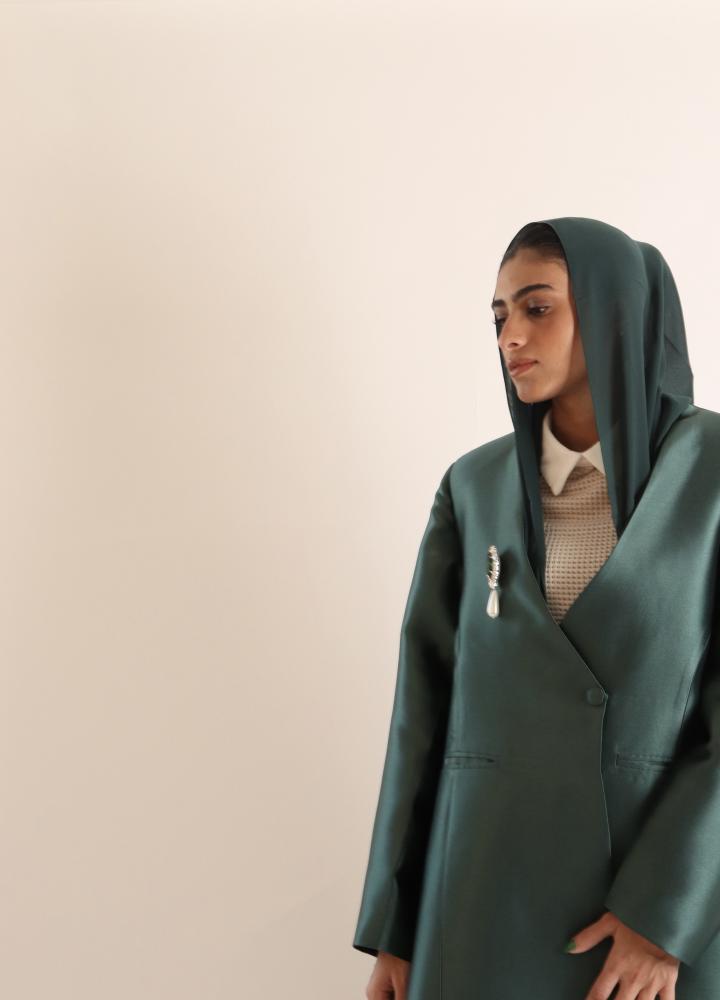 عباية بليزر تفتة ببروش سواروفسكي