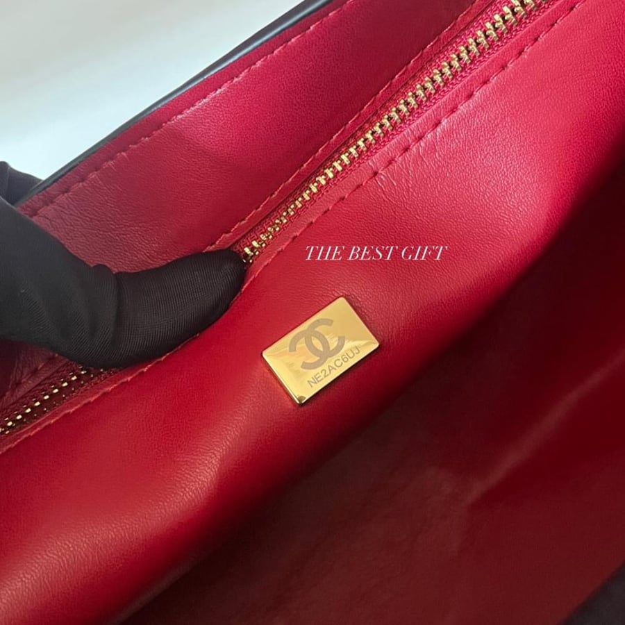 Chanel Maxi Flap Bag 33cm