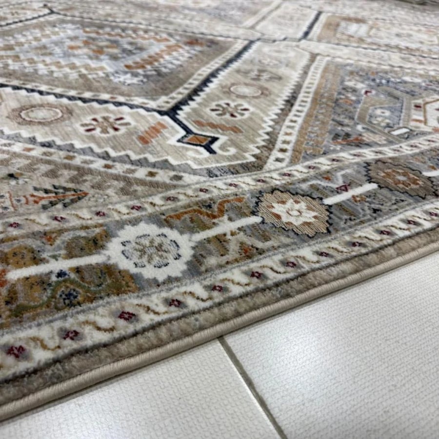 سجاد تراثي بنقوش هندسية قبلية باللون البيج والرمادي