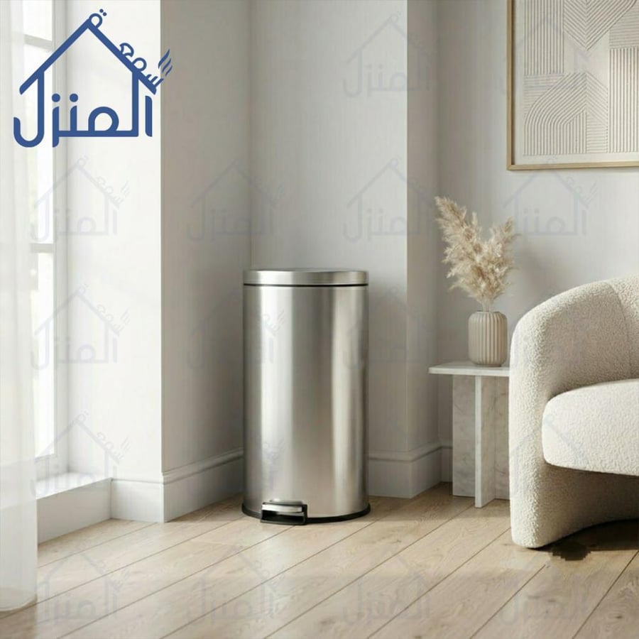 سلة نفايات ستانلس ستيل طويلة بدواسة وغطاء دائري بتصميم عصري