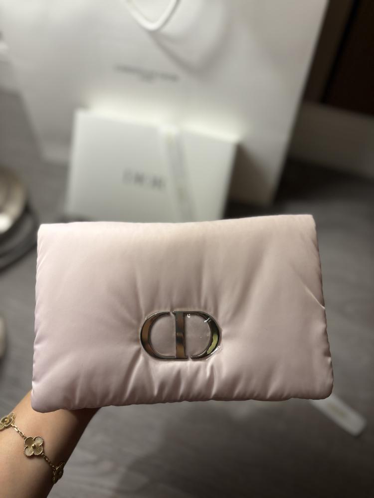 شنطة ديور