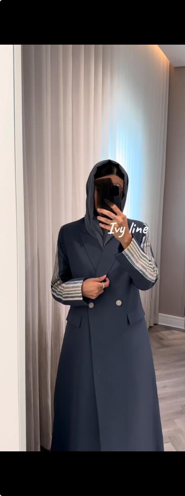 فيسكوز خفيف مع جاكار مقلم