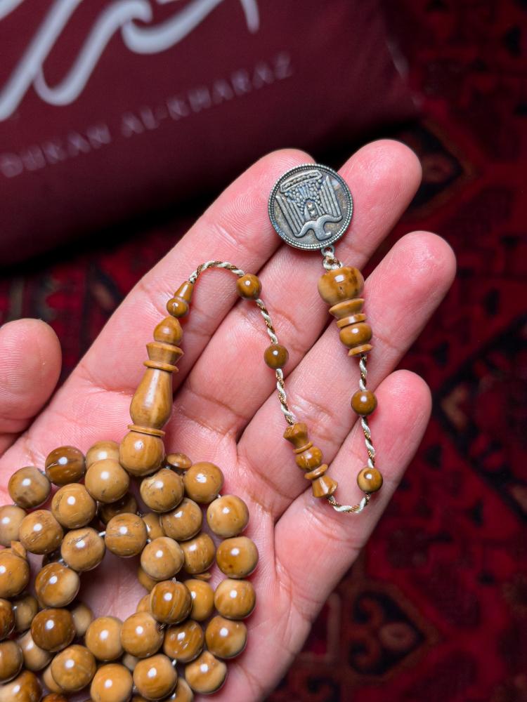 سبحة من ثمرة الكوك بشكه خاصة