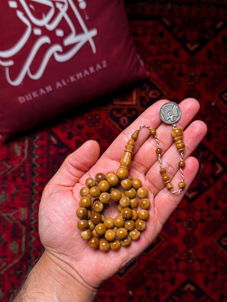 سبحة من ثمرة الكوك بشكه خاصة
