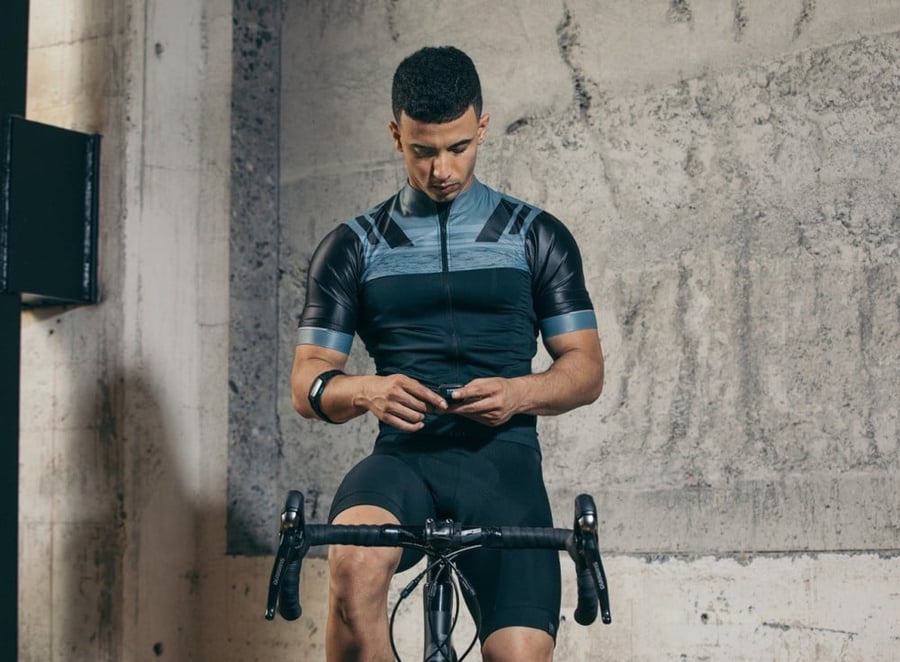 سوار حساس نبض القلب TICKR FIT من واهو | WAHOO