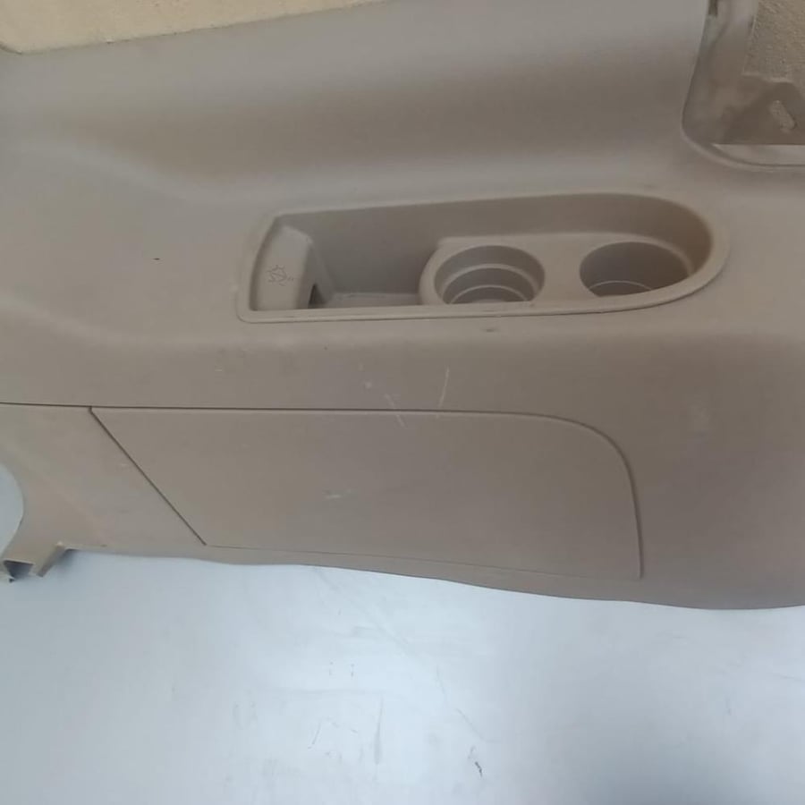 غطاء لوحة جانبية شنطة جهة السائق جمس يوكن 15926923