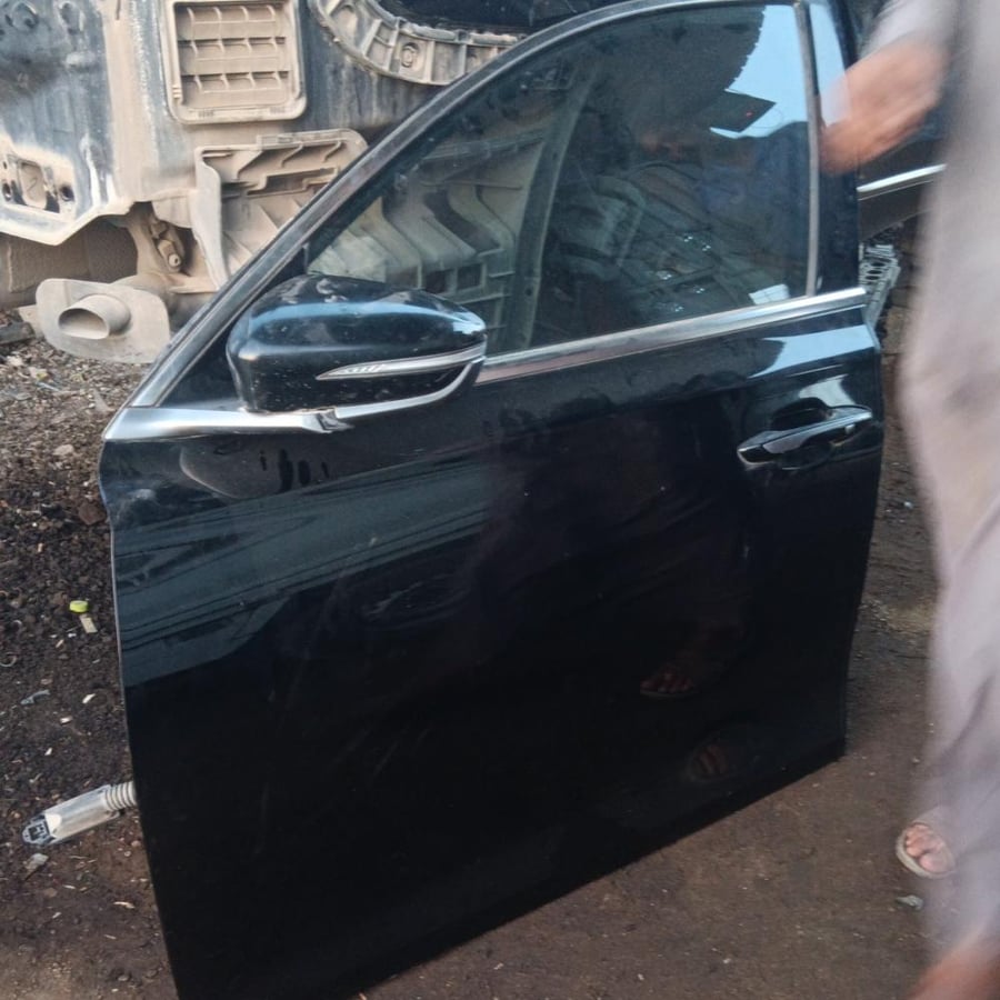 باب السائق وكالة هونداي ازيرا  2018 2021