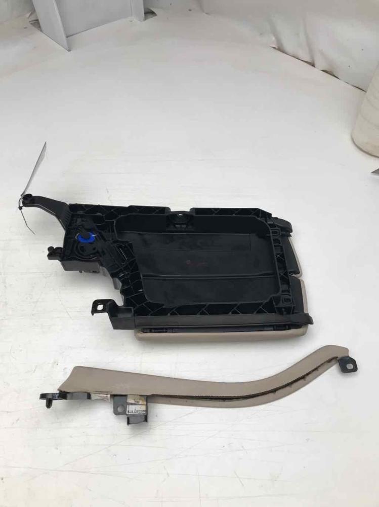 غطاء تكاية BMW