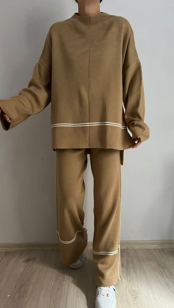 Beige triko set with white stripes