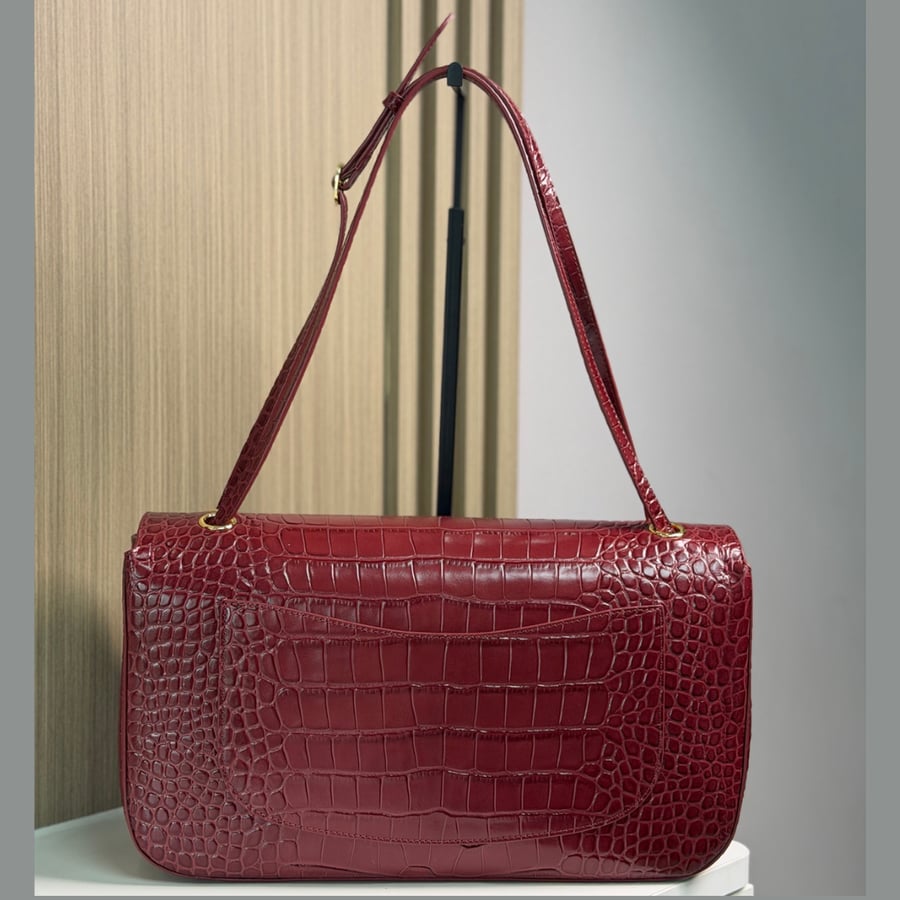 حقيبة شانيل بنقشة جلد التمساح لون عنابي CHANEL 26A Crocodile Emboss CF