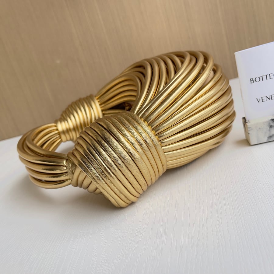 حقيبة بوتيغا جودي Bottega Veneta Gold Jodie Kont
