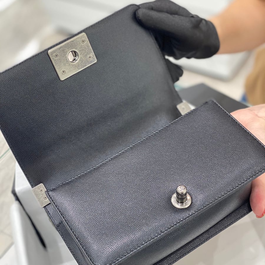 حقيبة يد BOY CHANEL صغيرة