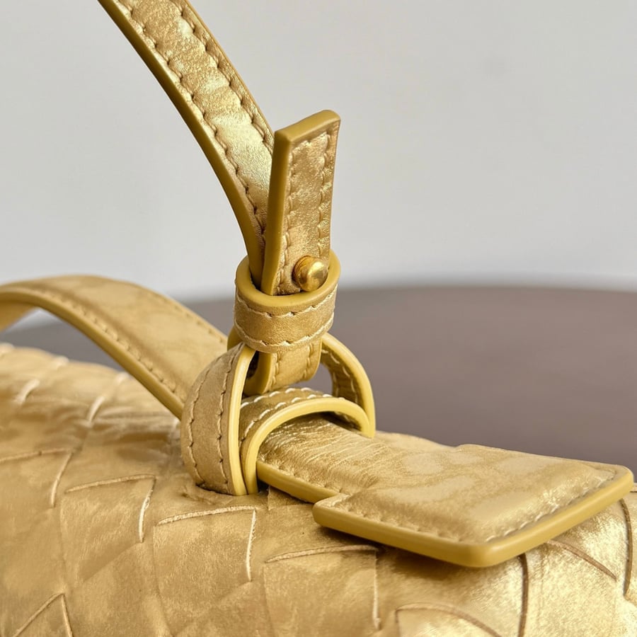 حقيبة بوتيغا فينيتا بانغ بانغ الذهبية Bottega Veneta GOLD Bang Bang