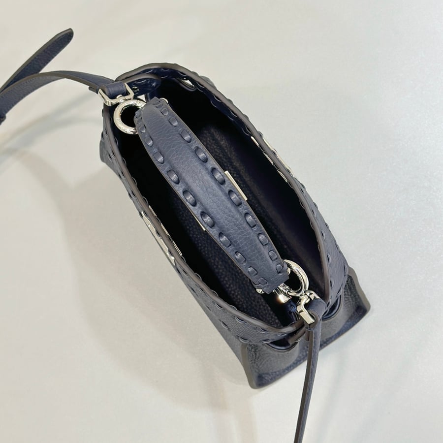 حقيبة فيندي بيكابو Fendi Peekaboo Night Mist Blue