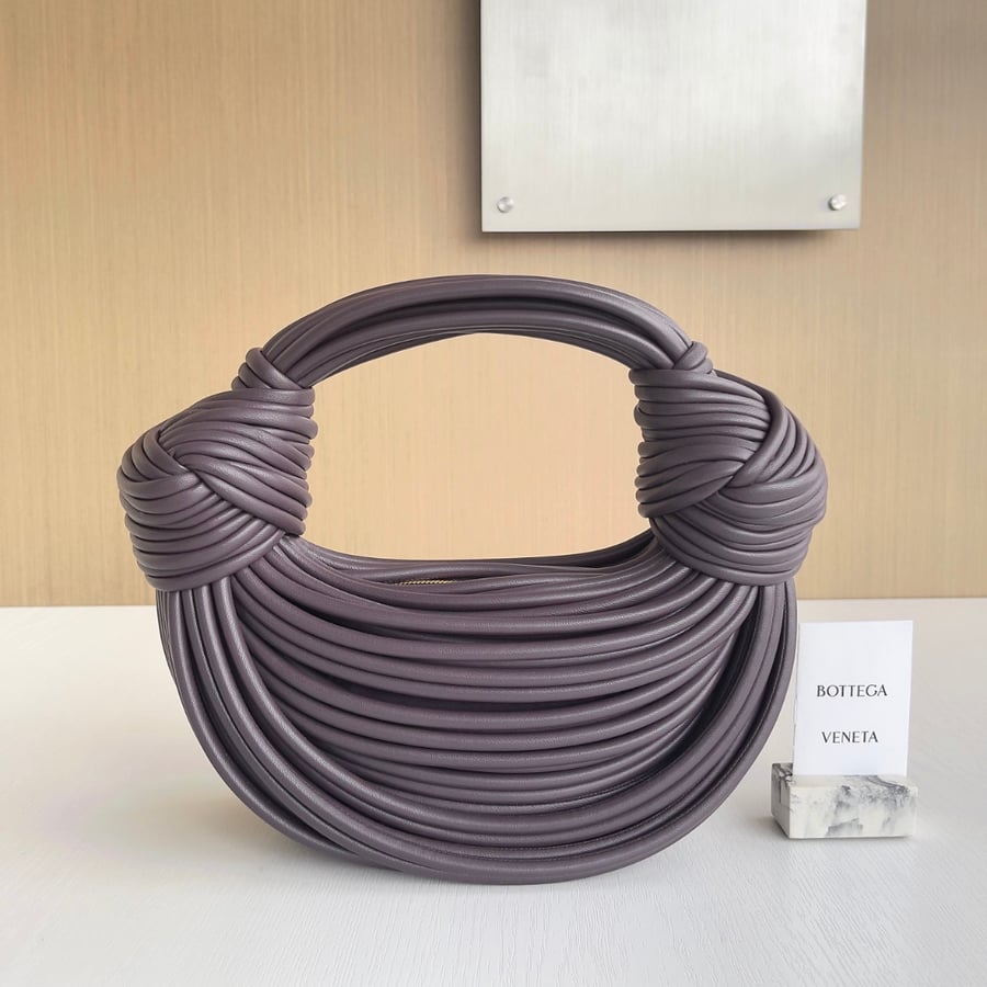 حقيبة بوتيغا جودي Bottega Veneta gray magenta Jodie Kont