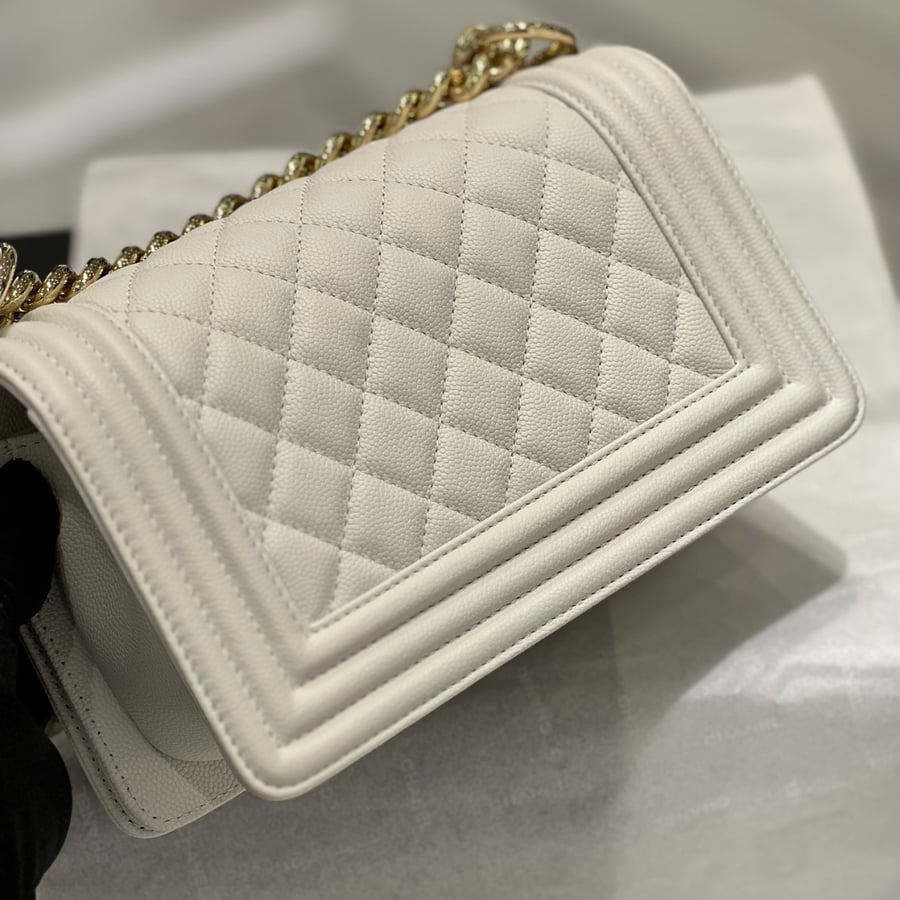 حقيبة يد BOY CHANEL صغيرة