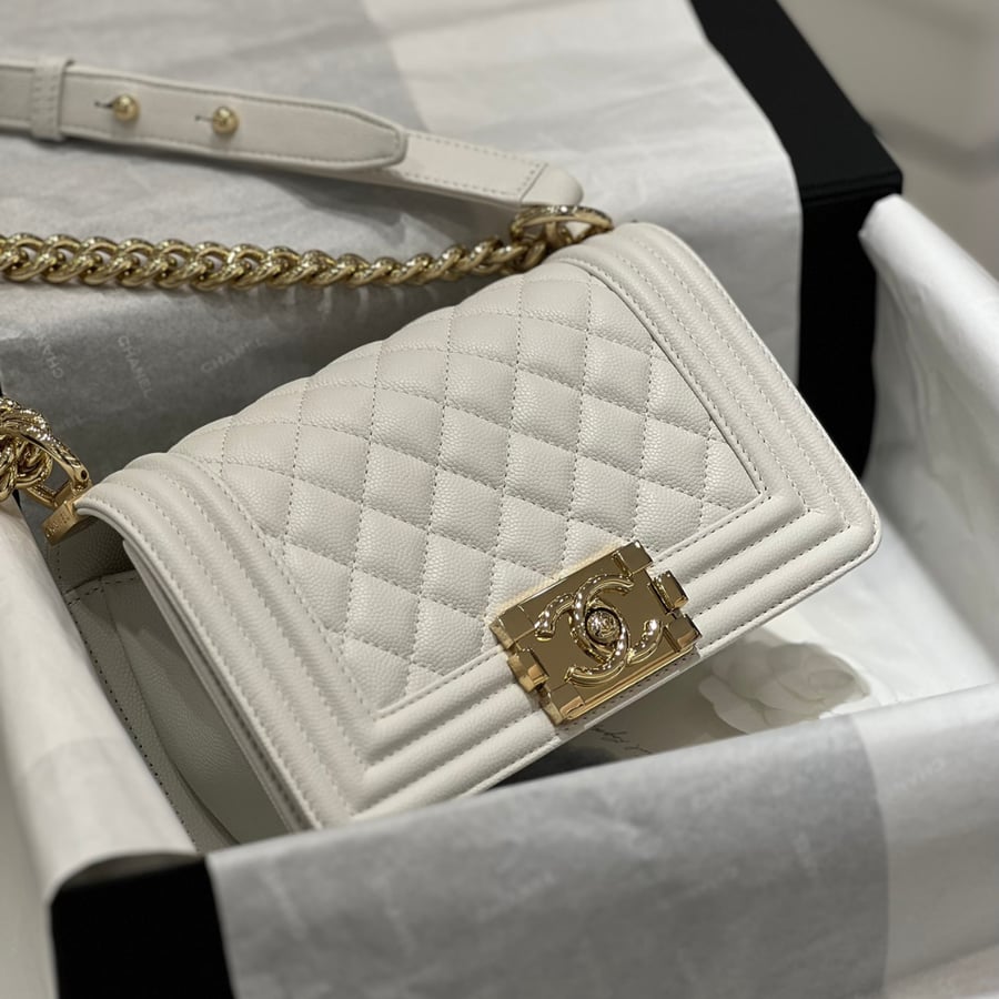 حقيبة يد BOY CHANEL صغيرة