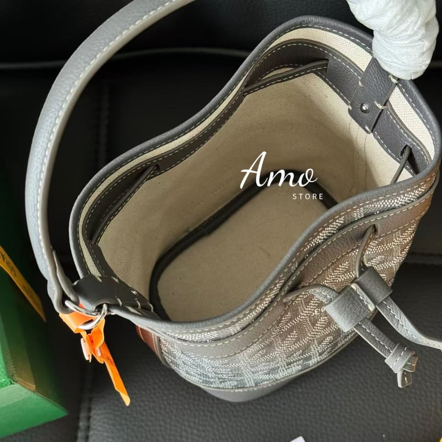 شنطة جويارد لون رمادي مقاس ميني Goyard Petit Flot Bucket Bag
