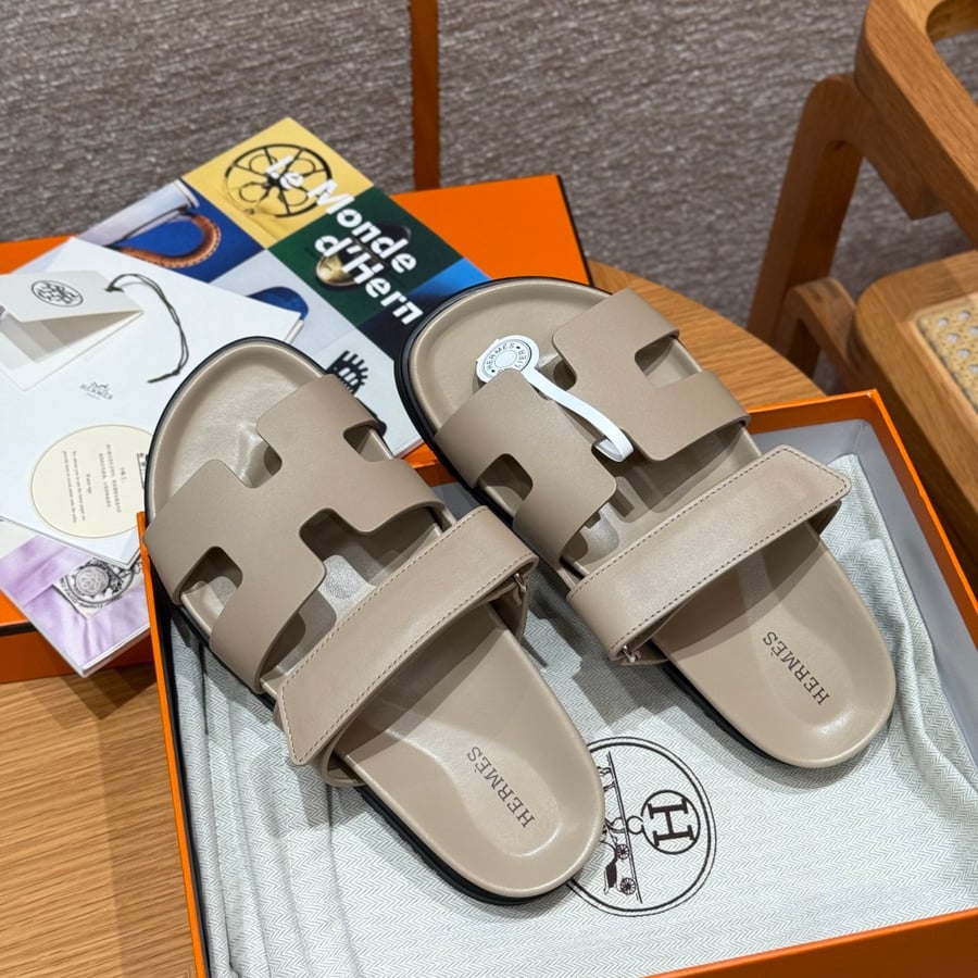 صندل نسائي هيرميس هاند ميد Hermes 225 CHYPRE SANDAL