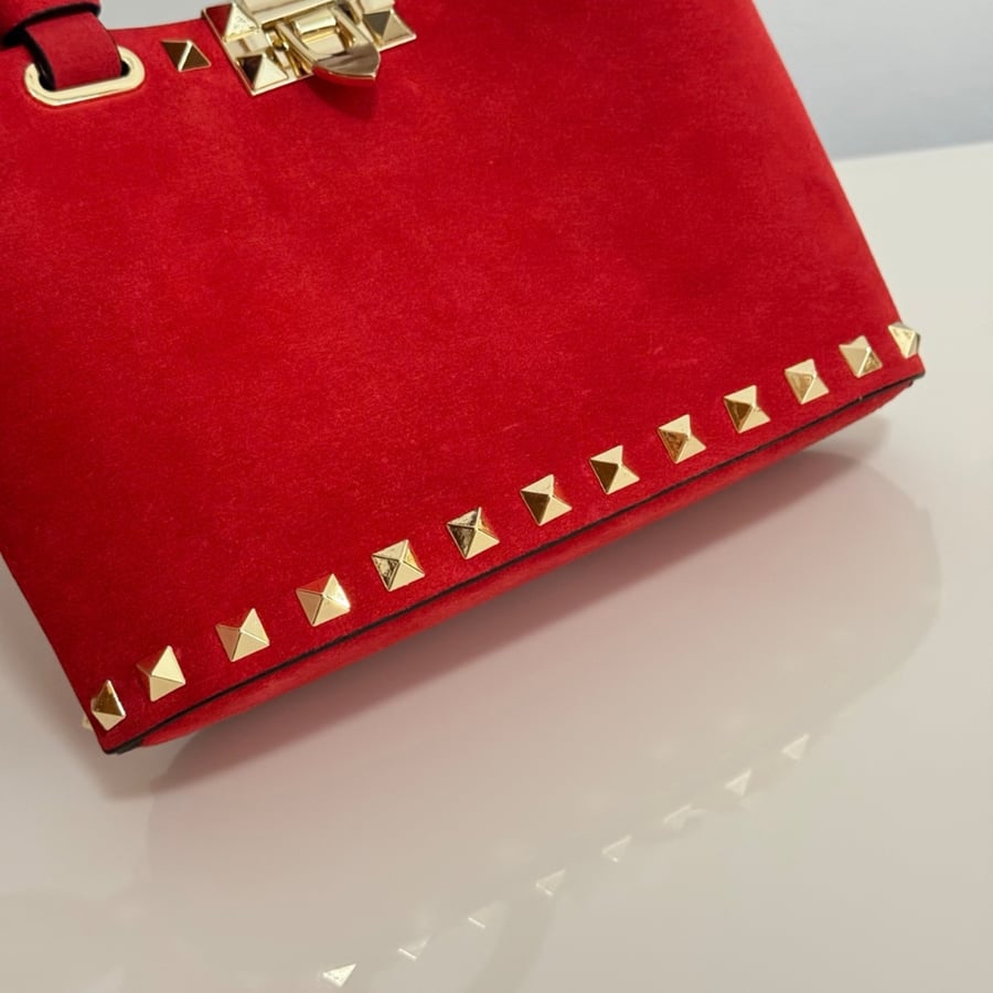 شنطة روكستاد فالنتينو غارافاني بسلسلة Valentino Garavani Rockstud Mini