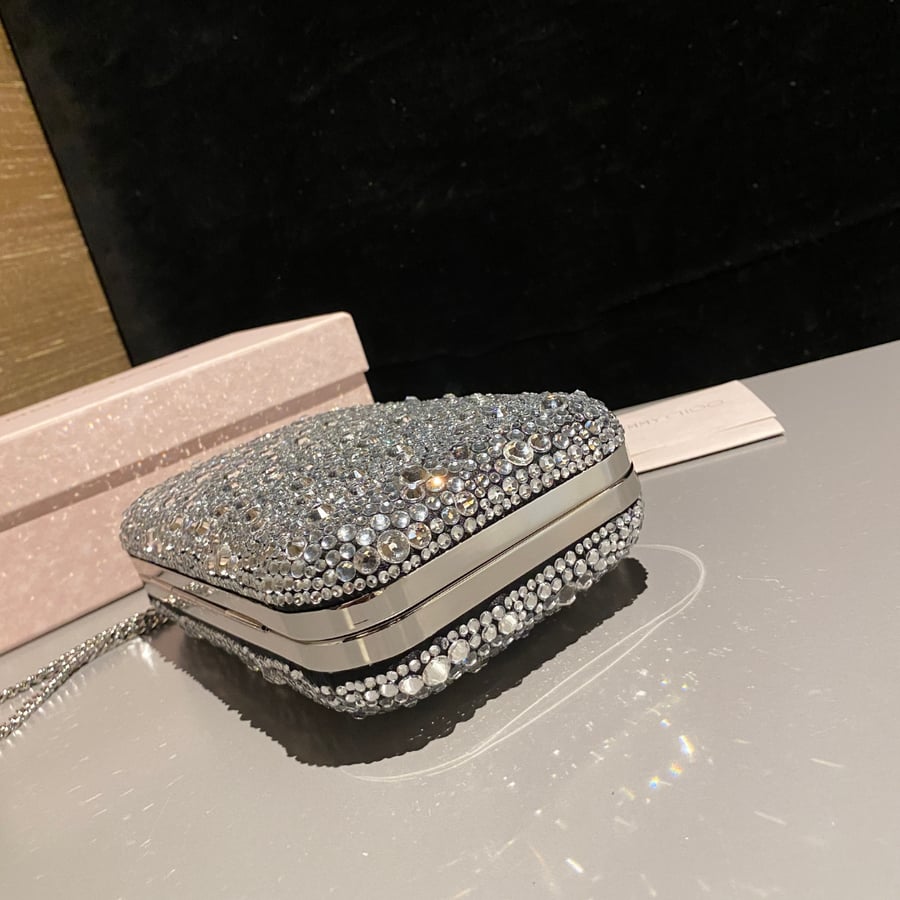 حقيبة يد كلاتش جيمي تشو مرصعة بالكريستال Jimmy Choo Cloud Clutch