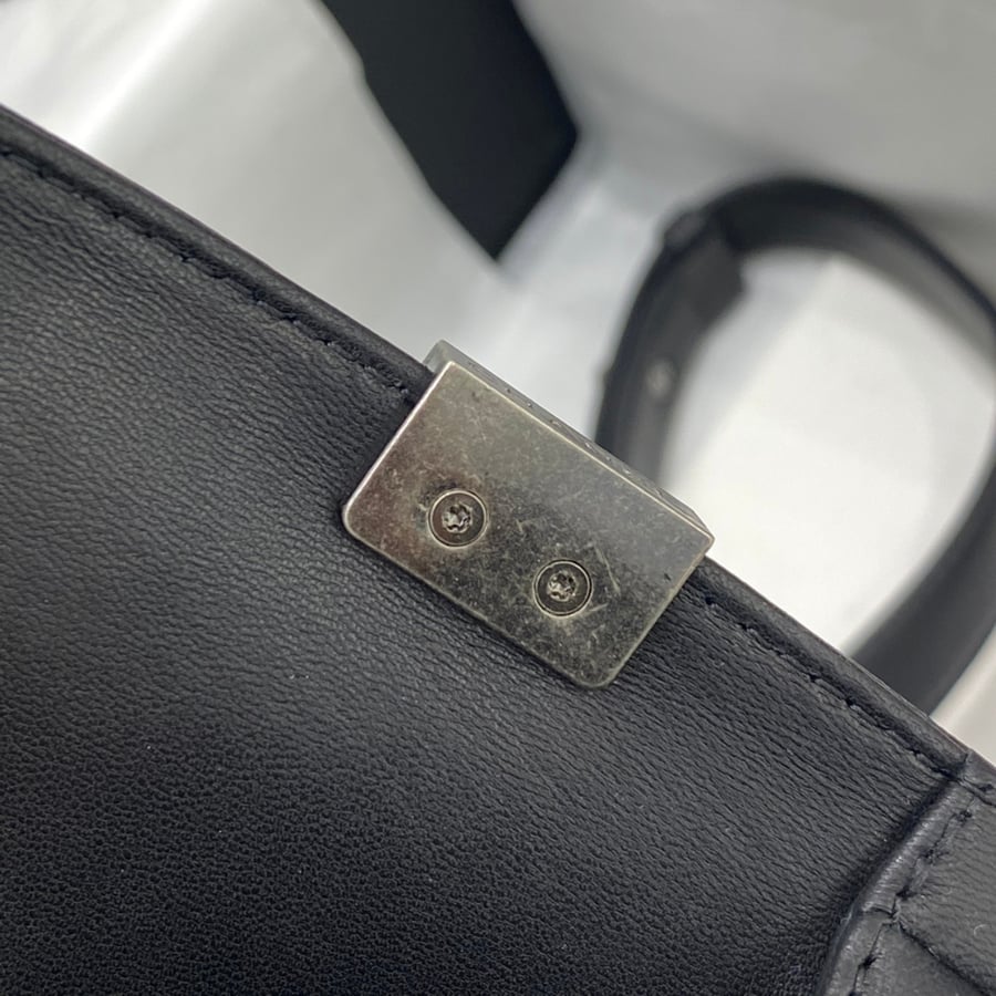 حقيبة يد BOY CHANEL صغيرة