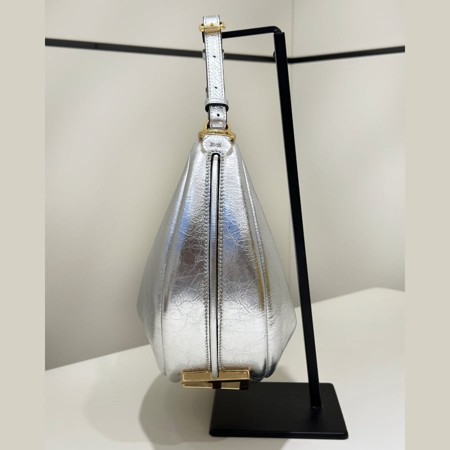 حقيبة فندي غرافي مقاس صغير لون فضي Fendigraphy Small