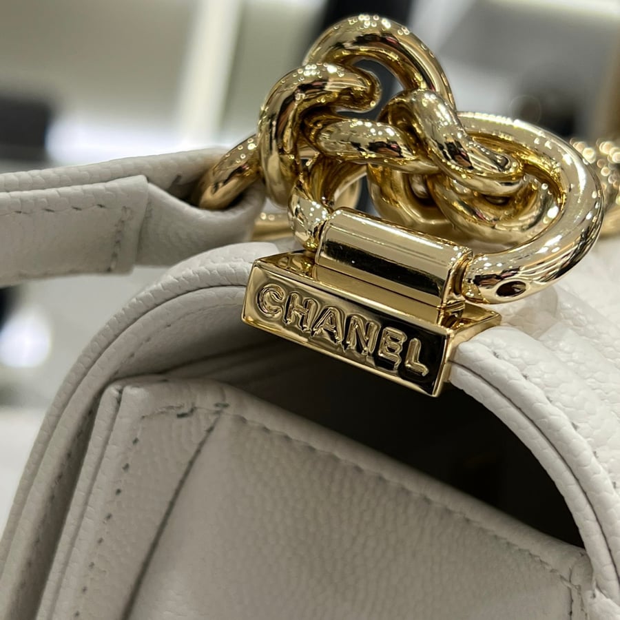 حقيبة يد BOY CHANEL صغيرة