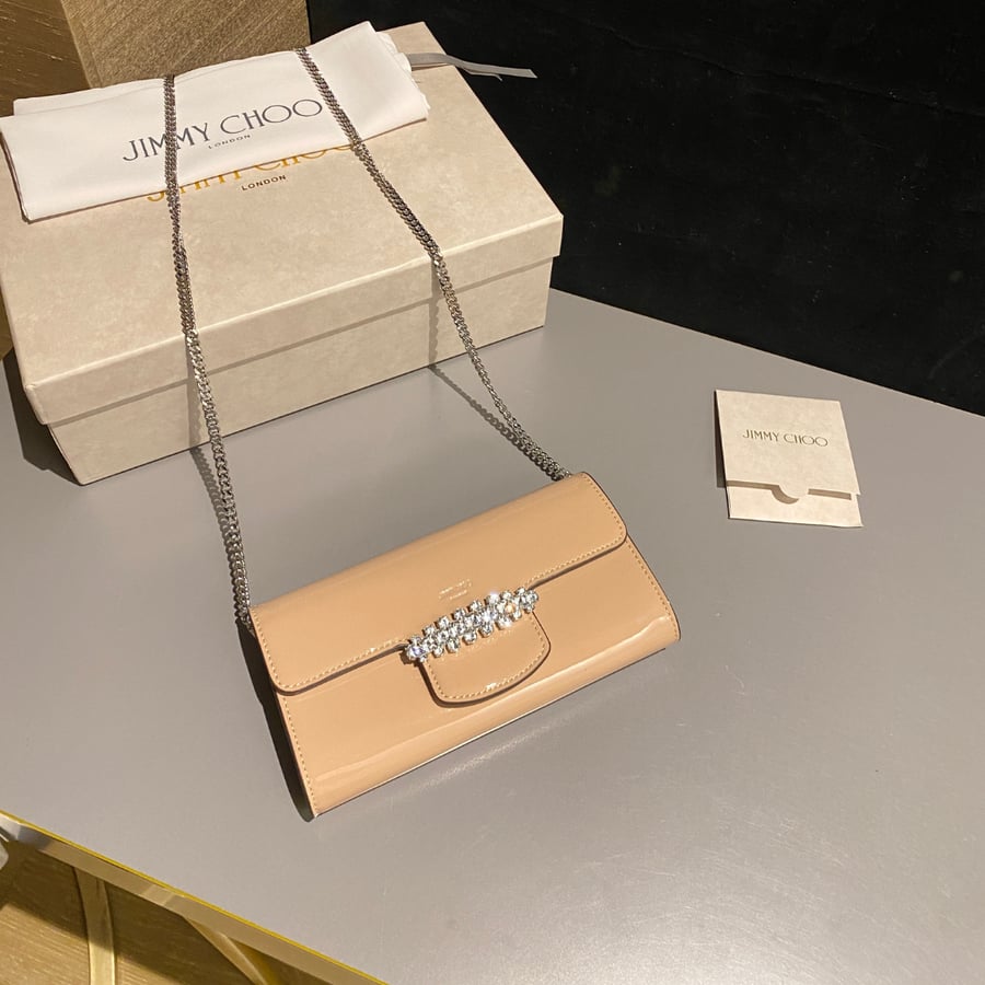 محفظة جيمي تشو بينج بسلسلة Jimmy Choo Bing Wallet With Chain