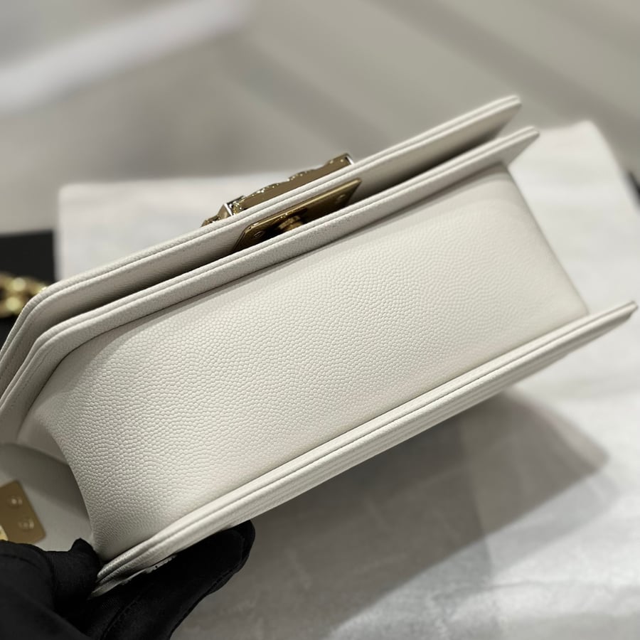 حقيبة يد BOY CHANEL صغيرة