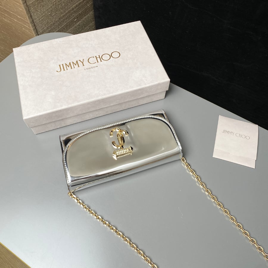 محفظة جيمي تشو كيرف بسلسلة Jimmy Choo Curve Wallet Silver Metallic