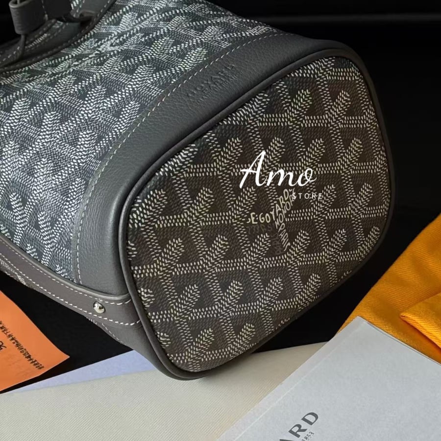 شنطة جويارد لون رمادي مقاس ميني Goyard Petit Flot Bucket Bag