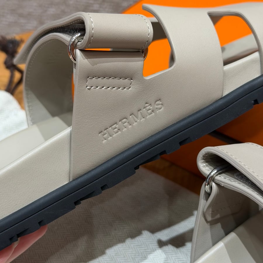 صندل نسائي هيرميس هاند ميد Hermes 225 CHYPRE SANDAL