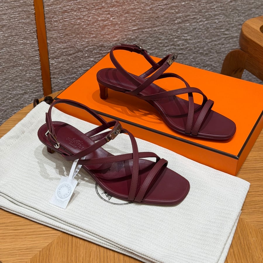 صندل هيرميس هاند ميد Hermes 631 Muse SANDAL