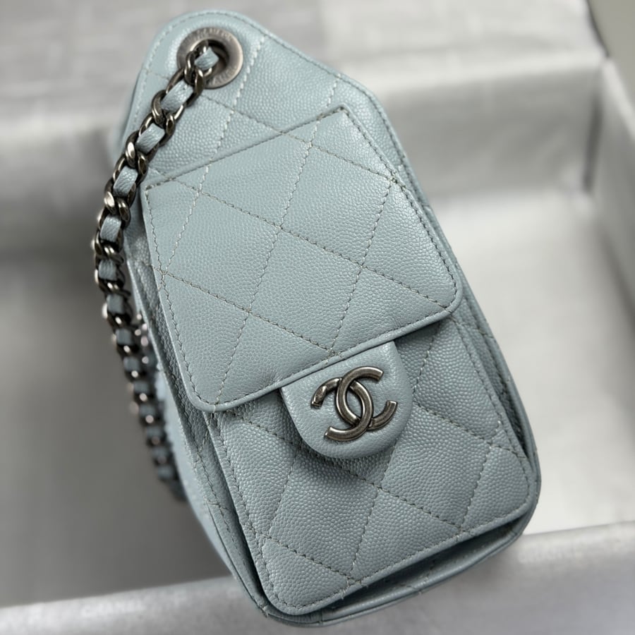 حقيبة شانيل هوبو مقاس ميني Chanel Hobo 26c Mini