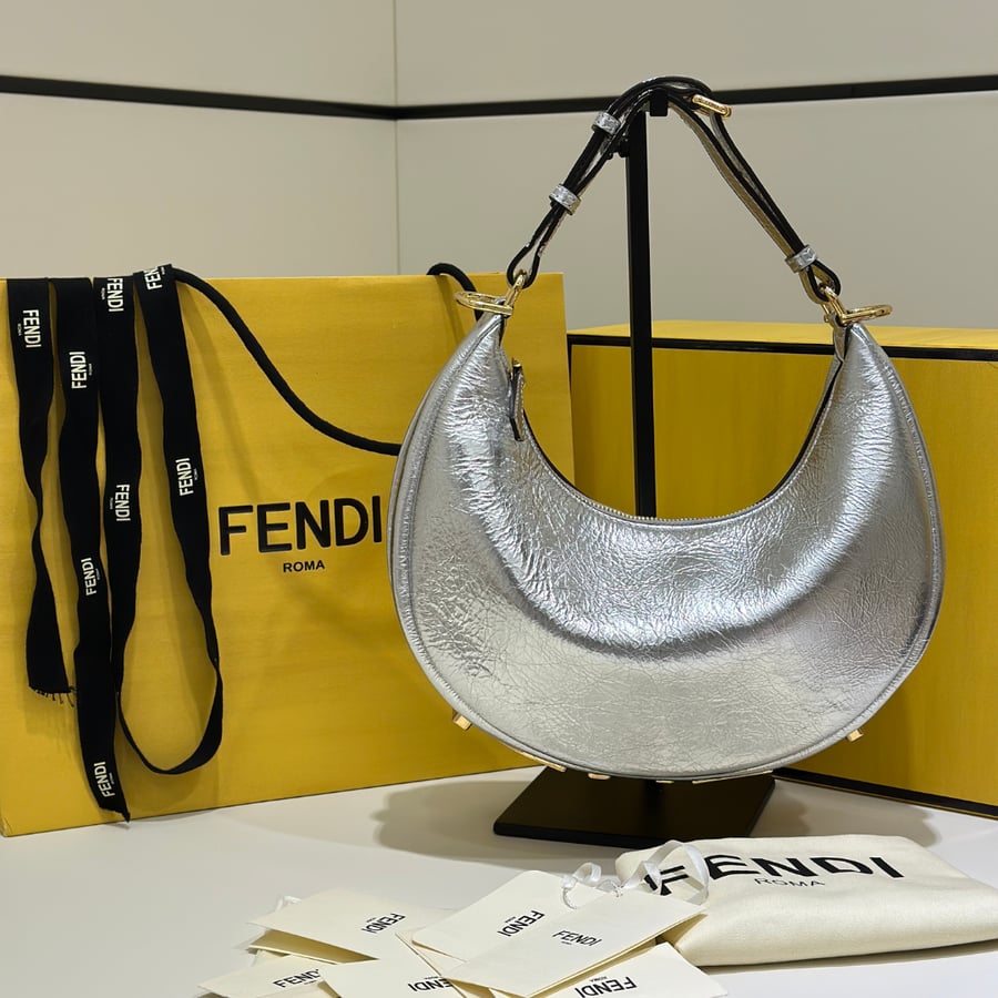 حقيبة فندي غرافي مقاس صغير لون فضي Fendigraphy Small