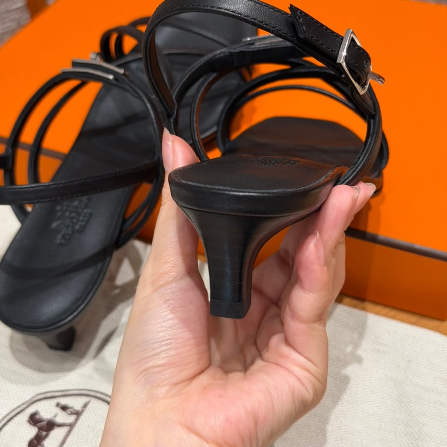 صندل هيرميس هاند ميد Hermes 631 Muse SANDAL