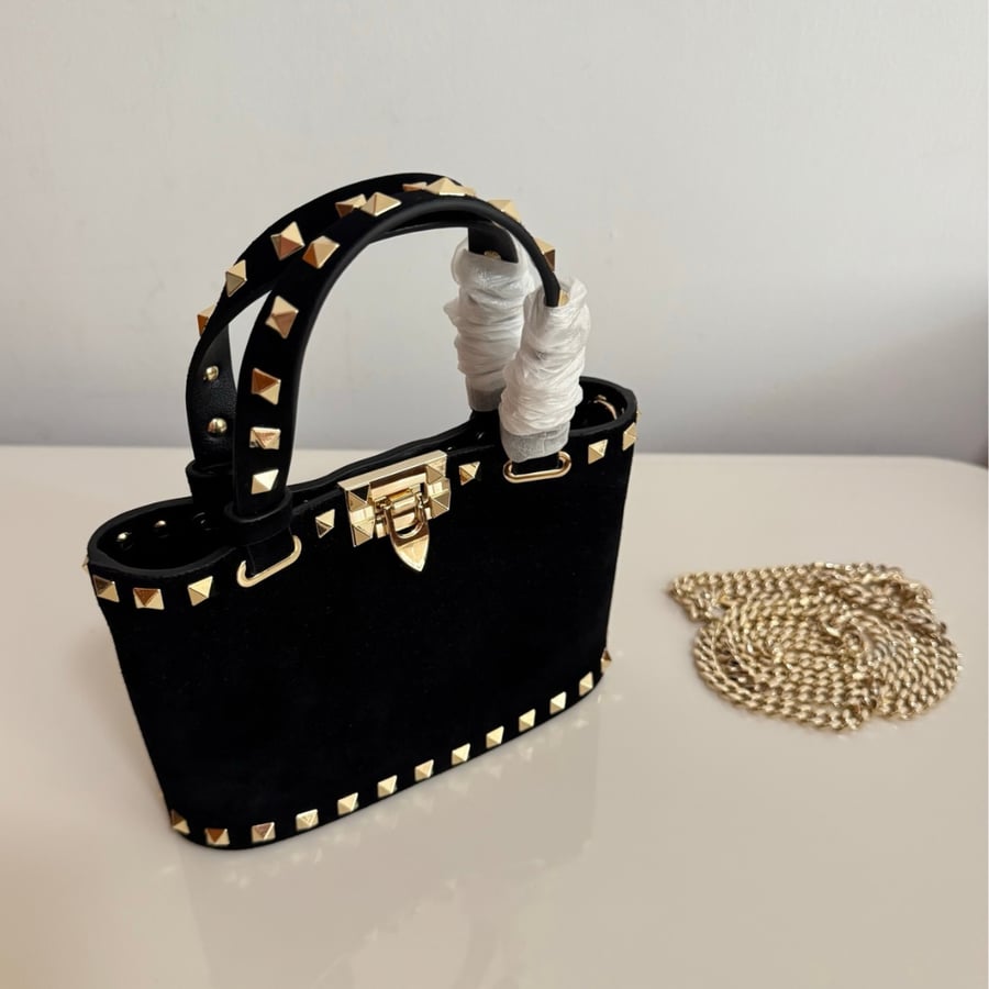 شنطة روكستاد فالنتينو غارافاني بسلسلة Valentino Garavani Rockstud Mini