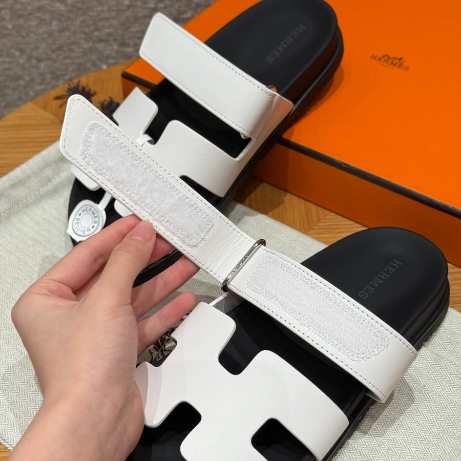 صندل نسائي هيرميس هاند ميد Hermes 225 CHYPRE SANDAL