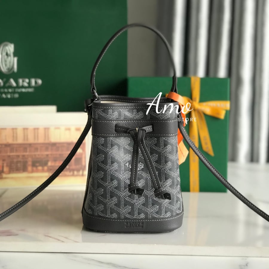 شنطة جويارد لون رمادي مقاس ميني Goyard Petit Flot Bucket Bag