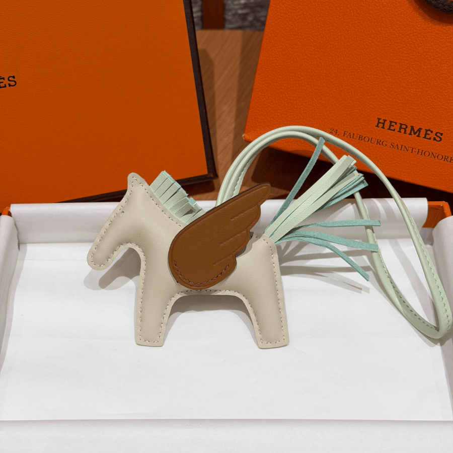تعليقة حقائب هيرميز الفاخرة بتصميم الحصان Hermès Rodeo Pegase PM Charm